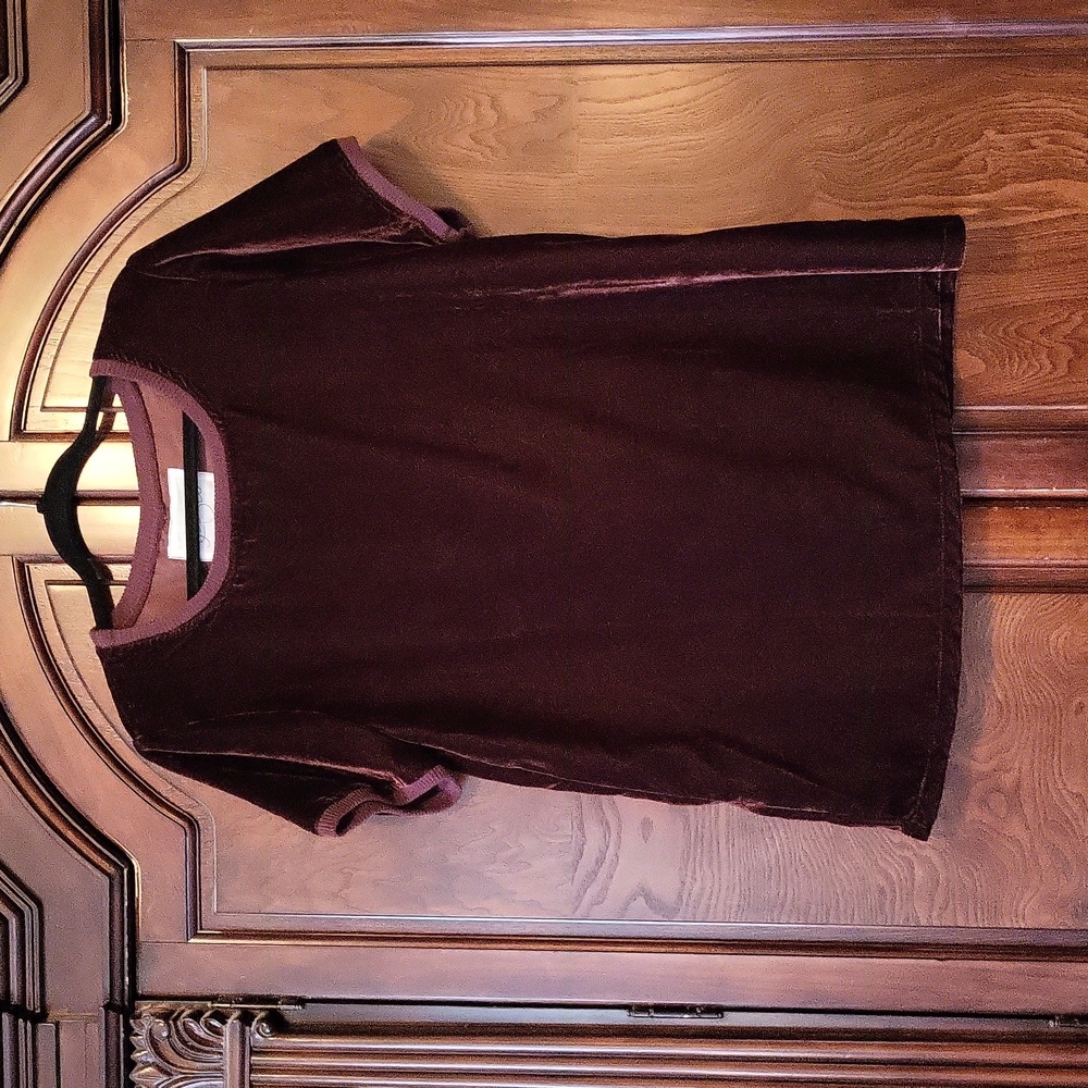 Kyla Seo burgundy velvet Nova t-shirt